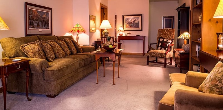 A nappaliba kényelmes, puha, barátságos szőnyeget válasszunk.