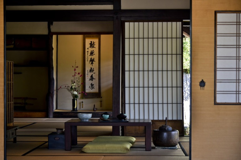 A japán építészetet áthatja az évezredesnek mondható tradíció, amely az animista sintóizmusra épül.